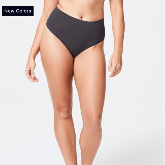 NWT SPANX Shape Extraordinary Silver Moon Color Thong Women’s Undergarment - Picture 3 of 6